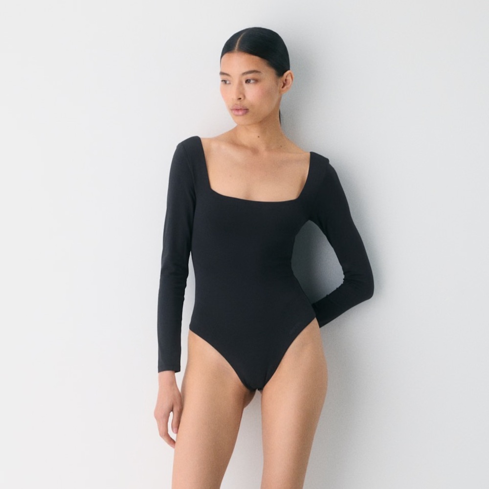 Aritzia Contour Squareneck Bodysuit